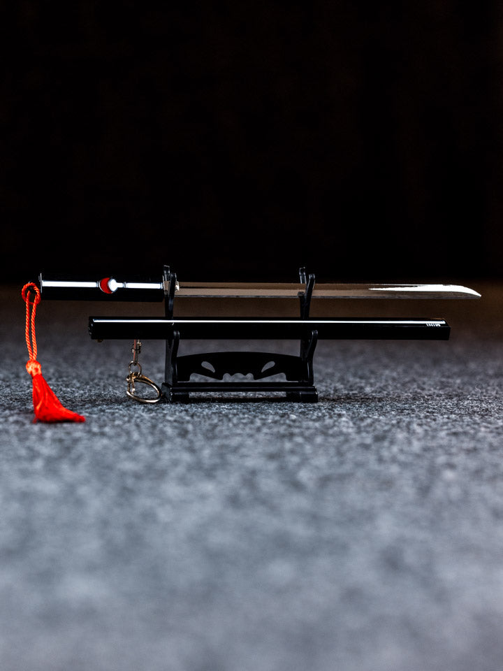 Sasuke Grass Cutter Keychain + Stand