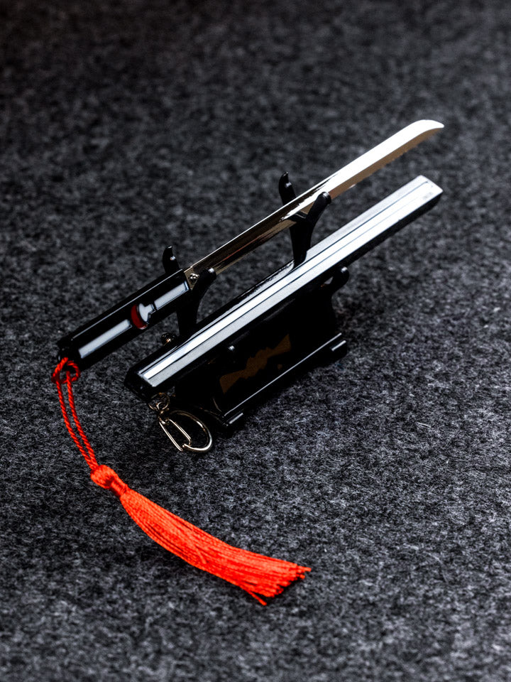 Sasuke Grass Cutter Keychain + Stand