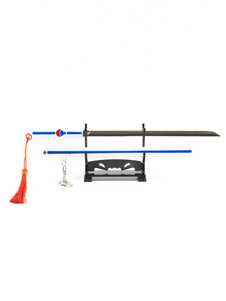 Sasuke Grass Cutter Keychain + Stand